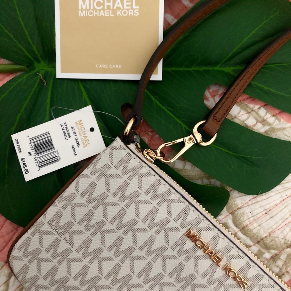 NWT Michael Kors Wristlet White & Grey